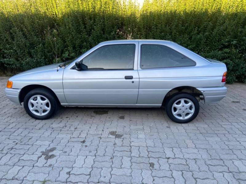 FORD - ESCORT - 1993/1993 - Prata - R$ 28.900,00