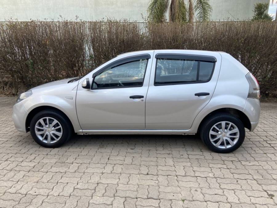 RENAULT - SANDERO - 2013/2014 - Prata - R$ 34.900,00