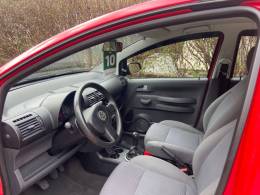 VOLKSWAGEN - FOX - 2009/2010 - Vermelha - R$ 26.900,00