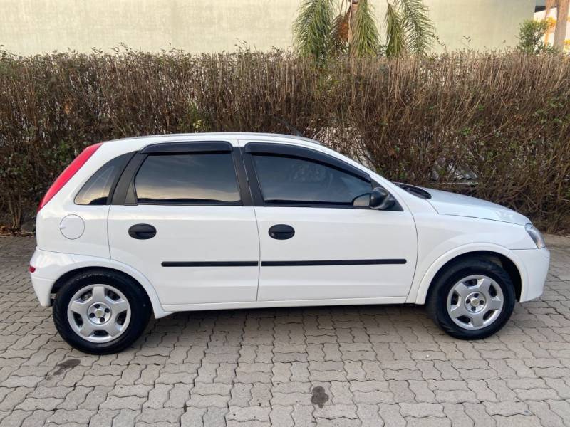 CHEVROLET - CORSA - 2004/2005 - Branca - R$ 22.900,00