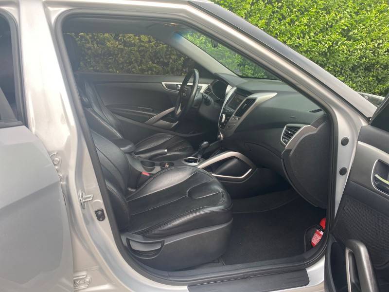HYUNDAI - VELOSTER - 2012/2013 - Prata - R$ 62.990,00