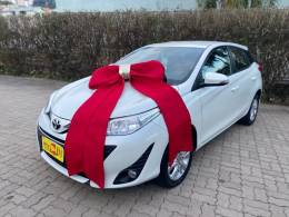 TOYOTA - YARIS - 2018/2019 - Branca - R$ 77.900,00