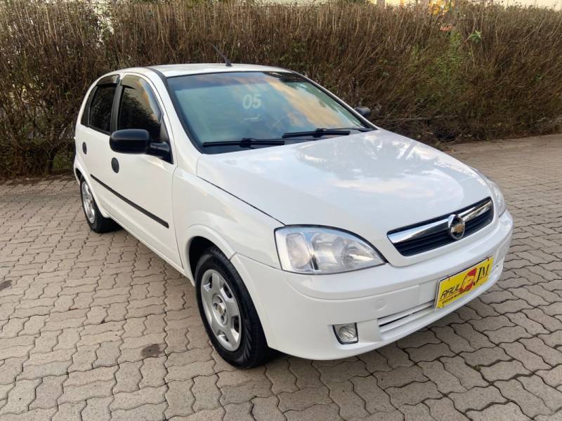 CHEVROLET - CORSA - 2004/2005 - Branca - R$ 22.900,00