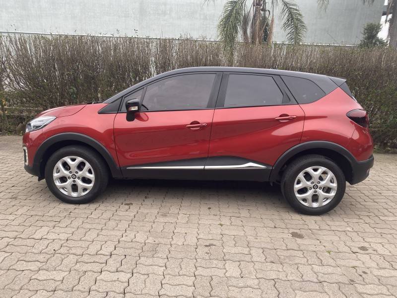 RENAULT - CAPTUR - 2017/2018 - Vermelha - R$ 69.900,00