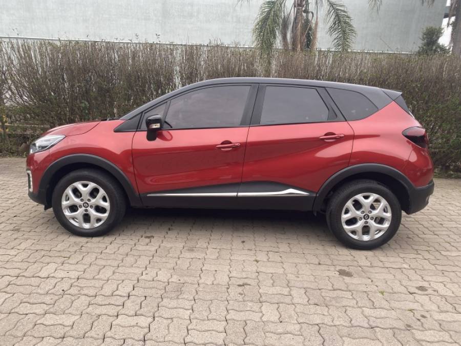 RENAULT - CAPTUR - 2017/2018 - Vermelha - R$ 69.900,00