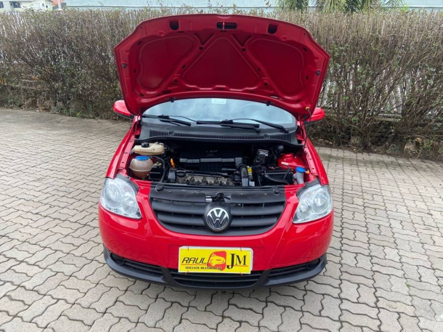 VOLKSWAGEN - FOX - 2009/2010 - Vermelha - R$ 26.900,00