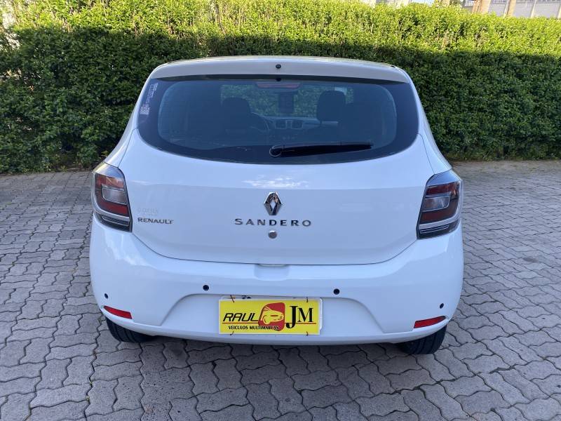 RENAULT - SANDERO - 2017/2018 - Branca - R$ 43.900,00