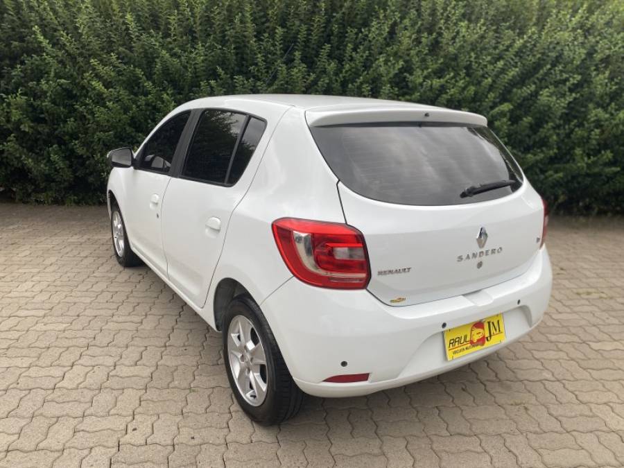 RENAULT - SANDERO - 2015/2015 - Branca - R$ 42.900,00