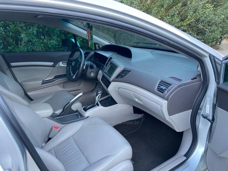 HONDA - CIVIC - 2012/2012 - Prata - R$ 74.900,00