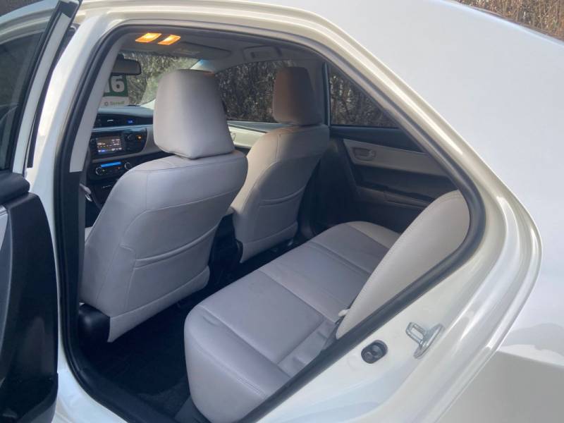 TOYOTA - COROLLA - 2015/2016 - Branca - R$ 91.900,00