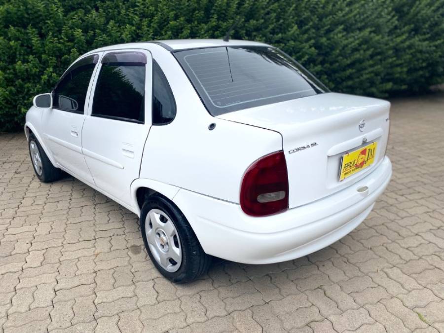 CHEVROLET - CORSA - 1998/1998 - Branca - R$ 15.900,00