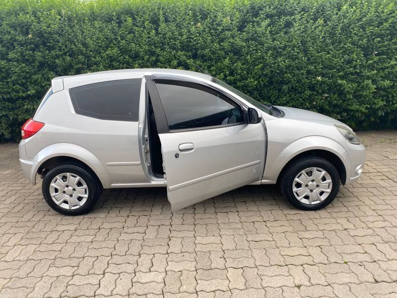 FORD - KA - 2009/2010 - Prata - R$ 24.900,00