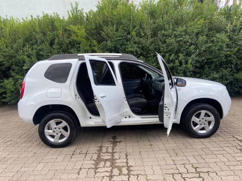 RENAULT - DUSTER - 2013/2014 - Branca - R$ 49.900,00