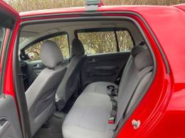 VOLKSWAGEN - FOX - 2009/2010 - Vermelha - R$ 26.900,00