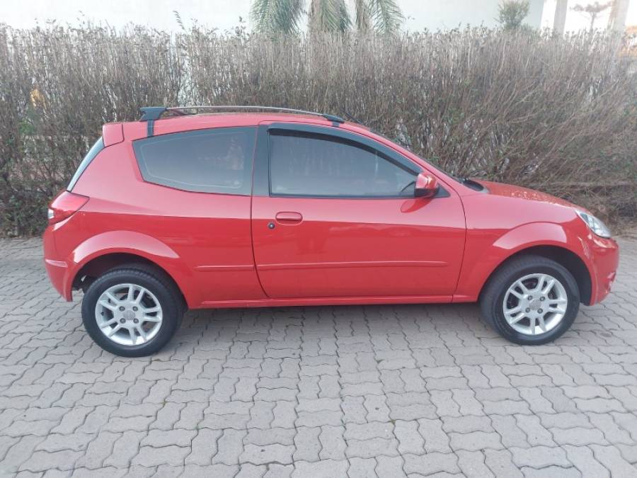 FORD - KA - 2010/2011 - Vermelha - R$ 26.900,00