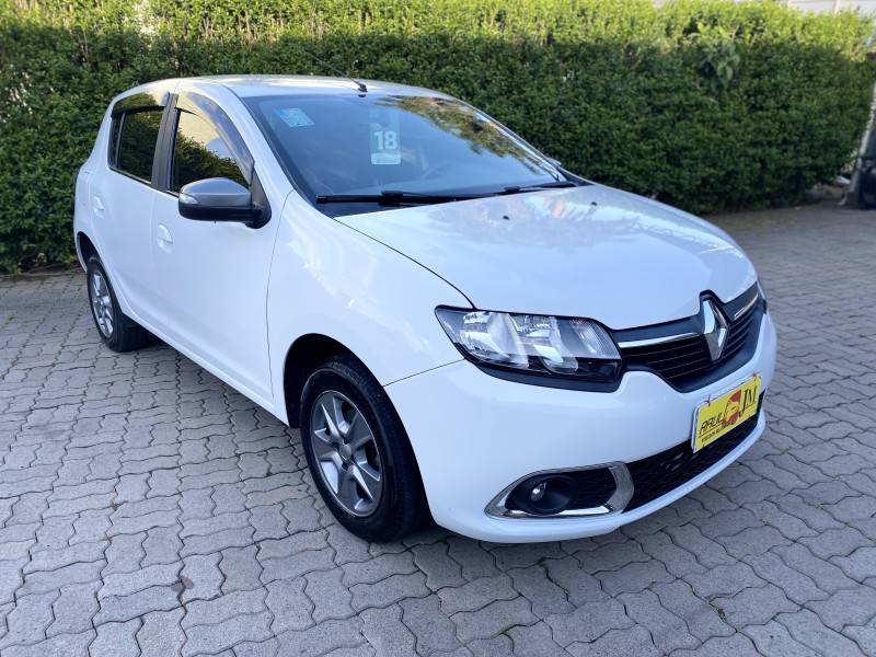 RENAULT - SANDERO - 2017/2018 - Branca - R$ 43.900,00