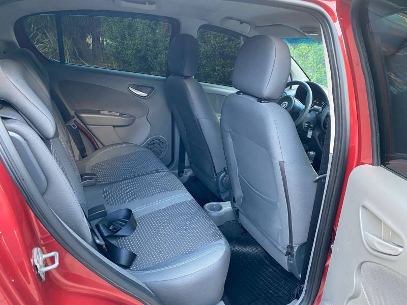 FIAT - PALIO - 2013/2014 - Vermelha - R$ 40.900,00