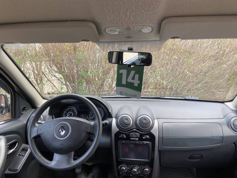 RENAULT - SANDERO - 2013/2014 - Prata - R$ 34.900,00
