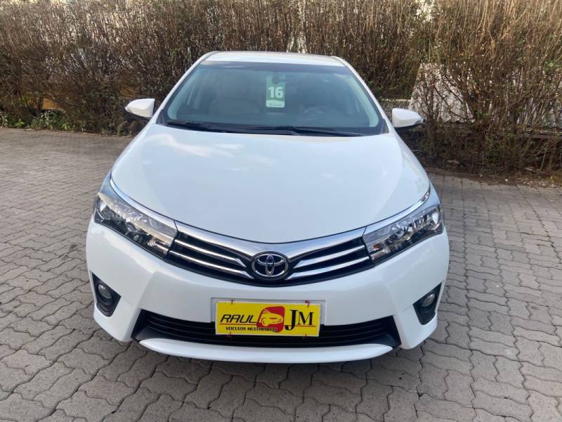 TOYOTA - COROLLA - 2015/2016 - Branca - R$ 91.900,00