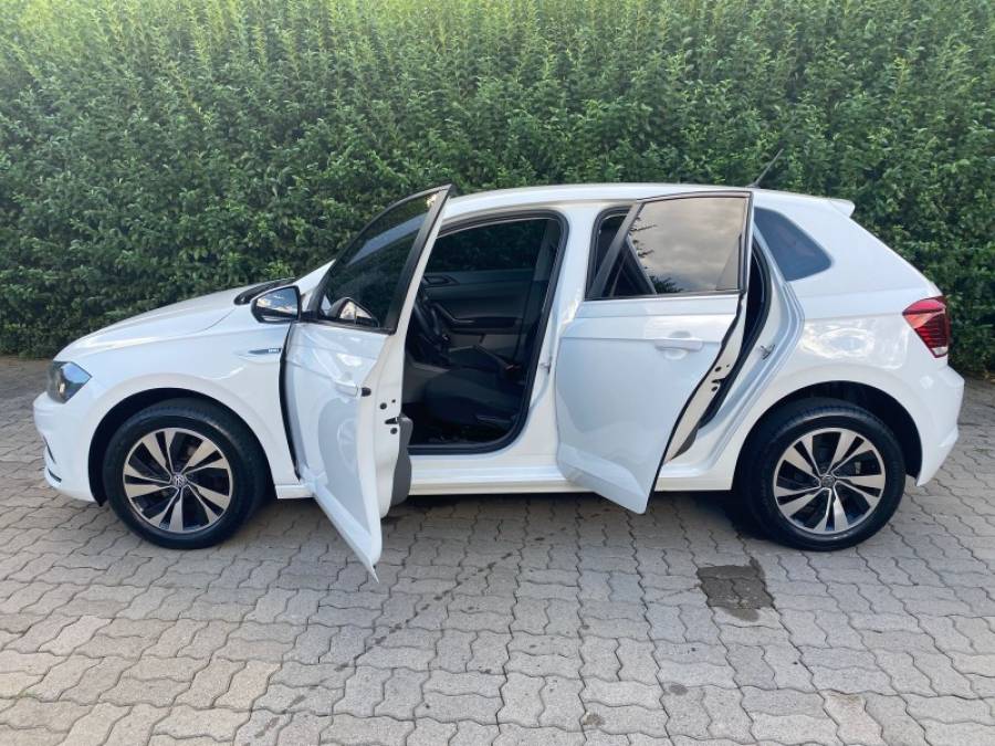 VOLKSWAGEN - POLO - 2018/2019 - Branca - R$ 68.900,00