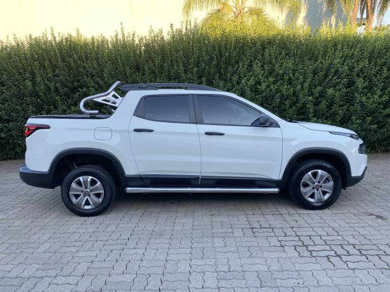 FIAT - TORO - 2016/2017 - Branca - R$ 84.850,00