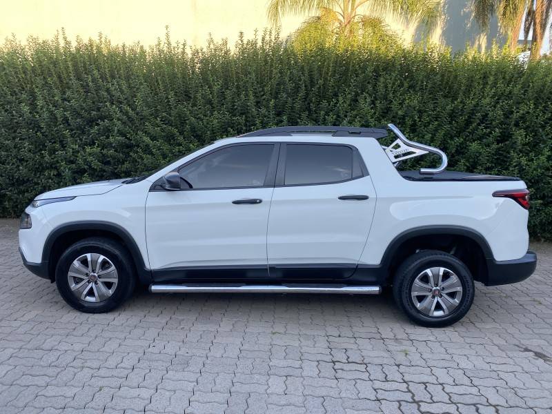 FIAT - TORO - 2016/2017 - Branca - R$ 84.850,00