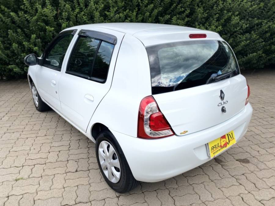 RENAULT - CLIO - 2015/2016 - Branca - R$ 32.900,00