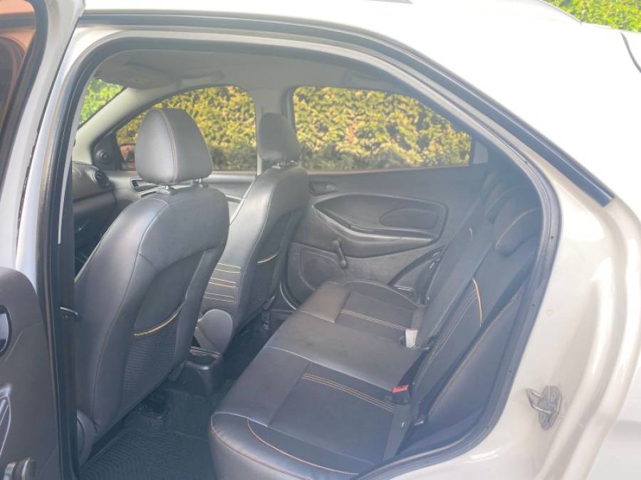 FORD - KA - 2017/2018 - Branca - R$ 44.900,00