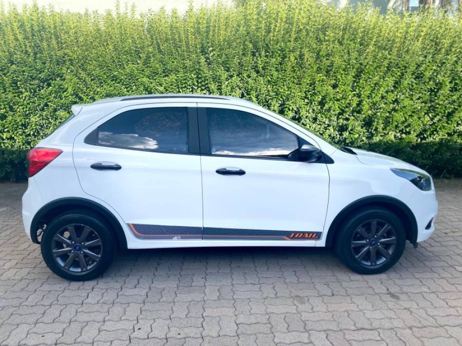 FORD - KA - 2017/2018 - Branca - R$ 44.900,00