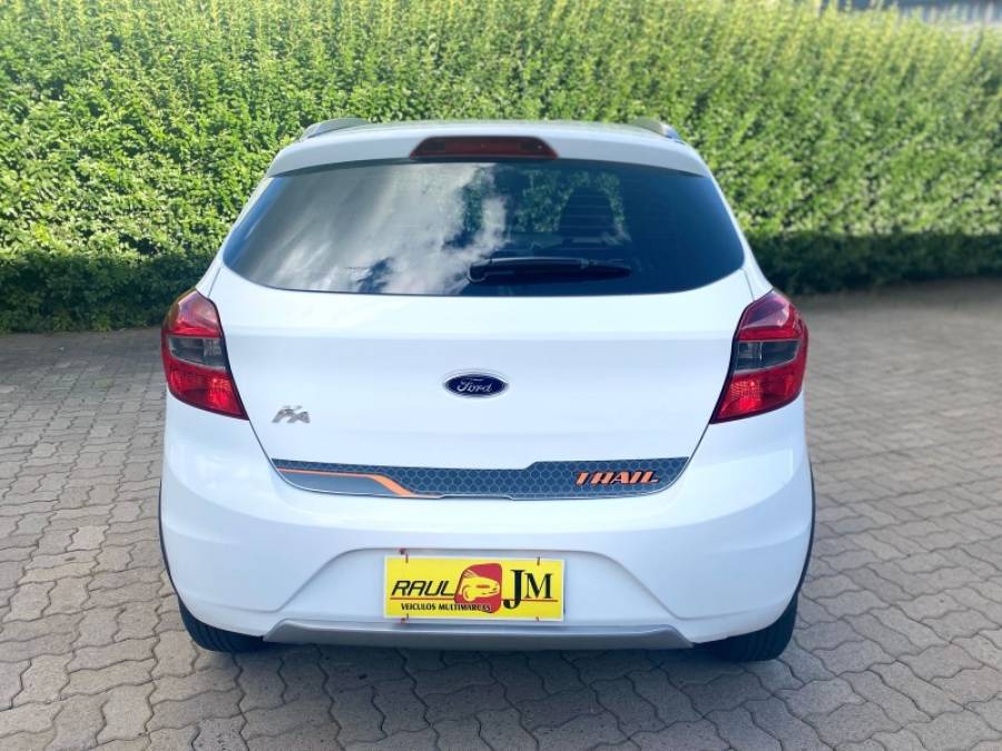 FORD - KA - 2017/2018 - Branca - R$ 44.900,00