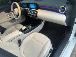 MERCEDES-BENZ - CLA 250 - 2022/2022 - Branca - R$ 289.900,00