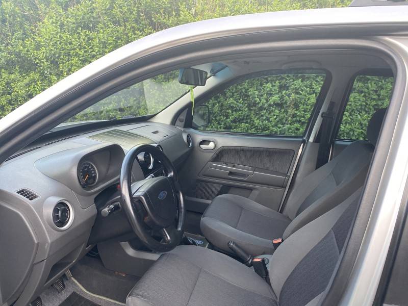 FORD - ECOSPORT - 2006/2007 - Prata - R$ 29.900,00
