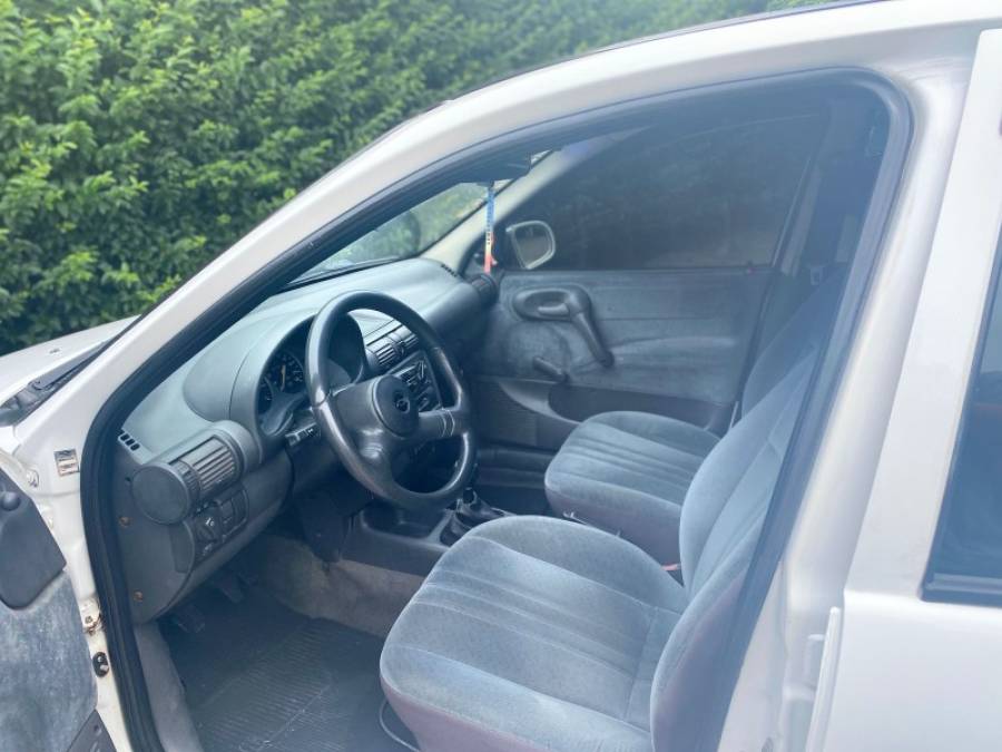 CHEVROLET - CORSA - 1998/1998 - Branca - R$ 15.900,00