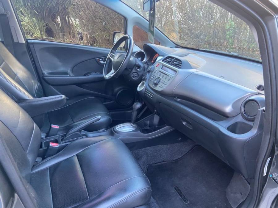 HONDA - FIT - 2011/2012 - Cinza - R$ 53.800,00