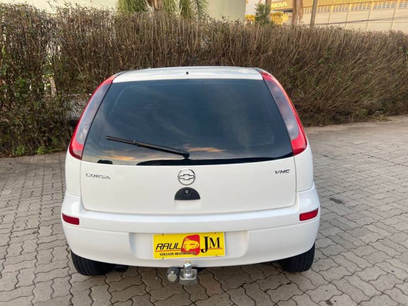 CHEVROLET - CORSA - 2004/2005 - Branca - R$ 22.900,00