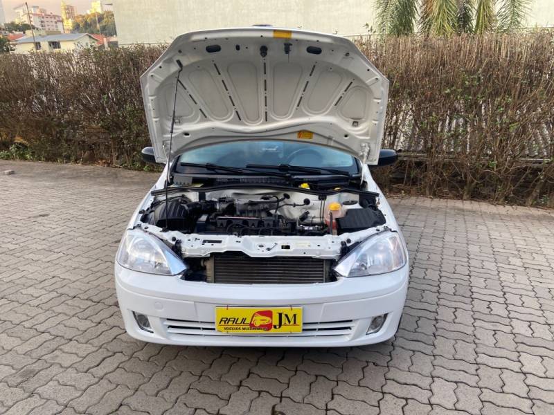 CHEVROLET - CORSA - 2004/2005 - Branca - R$ 22.900,00