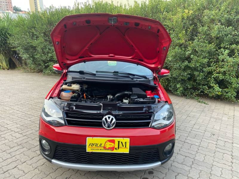 VOLKSWAGEN - CROSSFOX - 2010/2011 - Vermelha - R$ 43.900,00