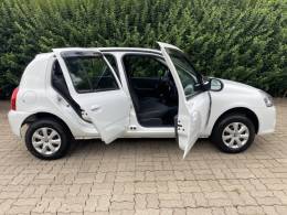 RENAULT - CLIO - 2015/2016 - Branca - R$ 32.900,00