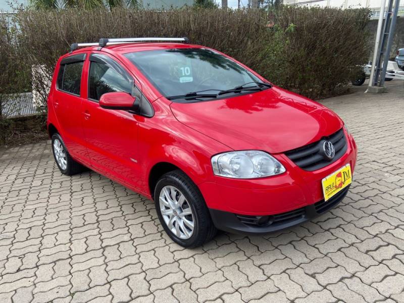 VOLKSWAGEN - FOX - 2009/2010 - Vermelha - R$ 26.900,00
