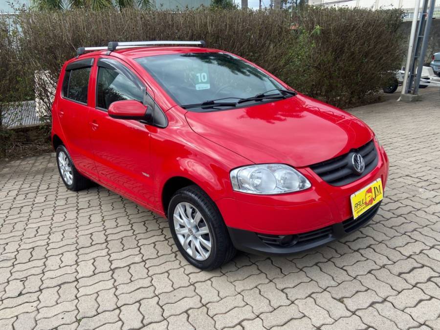 VOLKSWAGEN - FOX - 2009/2010 - Vermelha - R$ 26.900,00