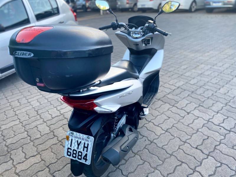 HONDA - PCX - 2017/2018 - Prata - R$ 14.900,00