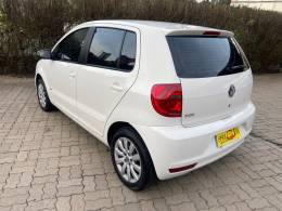 VOLKSWAGEN - FOX - 2013/2014 - Branca - R$ 42.900,00