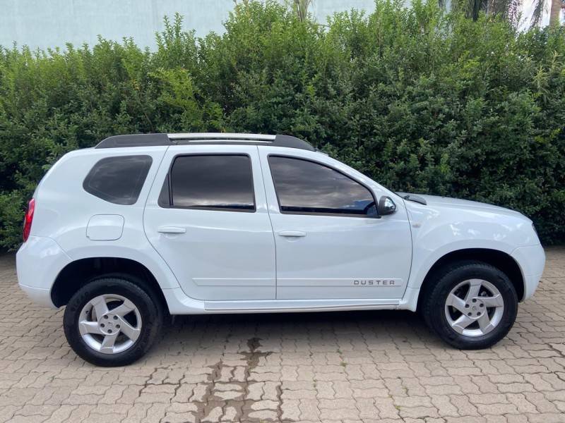 RENAULT - DUSTER - 2013/2014 - Branca - R$ 49.900,00