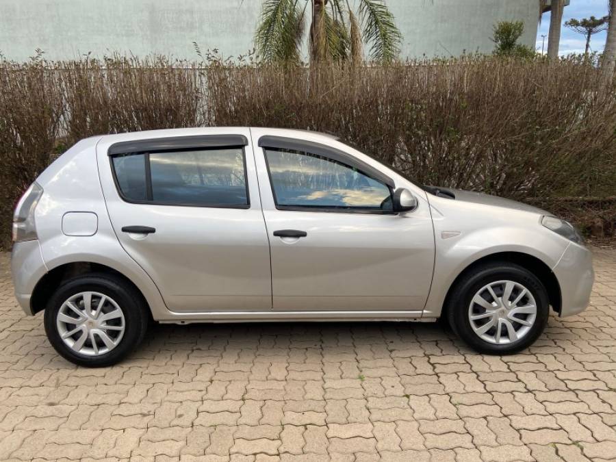 RENAULT - SANDERO - 2013/2014 - Prata - R$ 34.900,00
