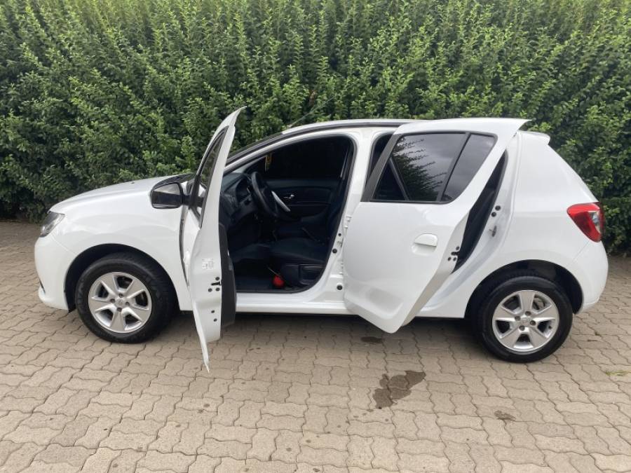 RENAULT - SANDERO - 2015/2015 - Branca - R$ 42.900,00
