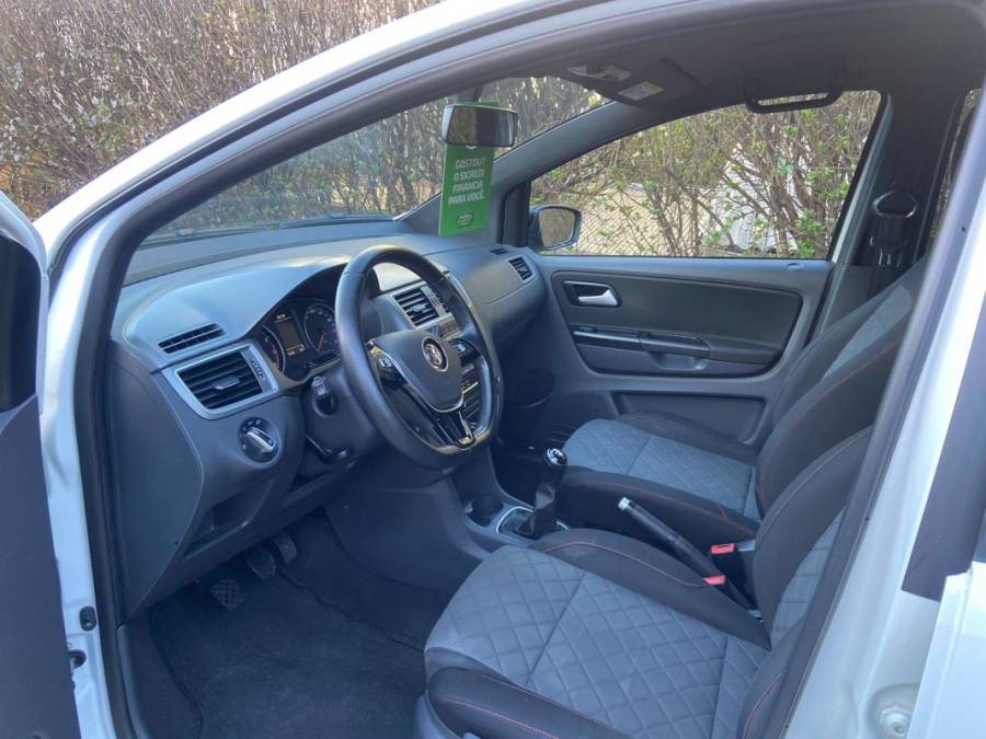 VOLKSWAGEN - FOX - 2019/2020 - Branca - R$ 67.900,00
