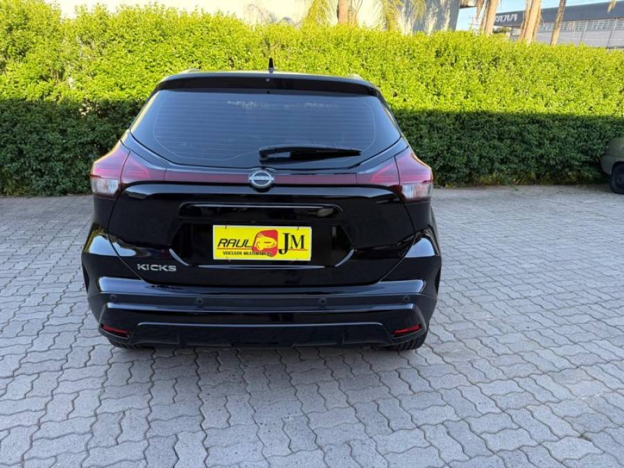 NISSAN - KICKS - 2022/2023 - Preta - R$ 104.900,00