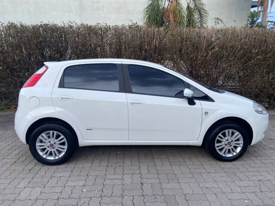 FIAT - PUNTO - 2011/2011 - Branca - R$ 35.900,00