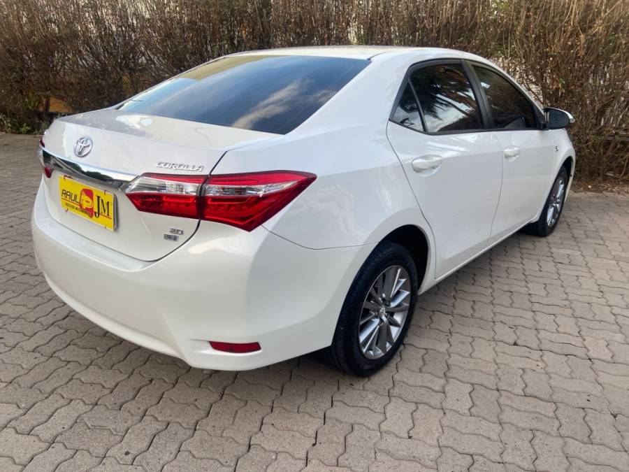 TOYOTA - COROLLA - 2015/2016 - Branca - R$ 91.900,00