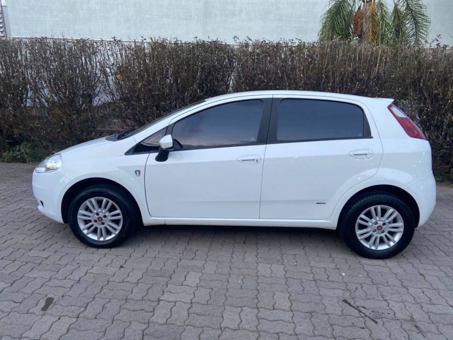 FIAT - PUNTO - 2011/2011 - Branca - R$ 35.900,00